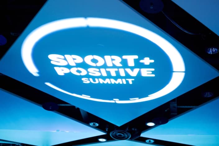 Blaues Logo des Sport Positive Summig