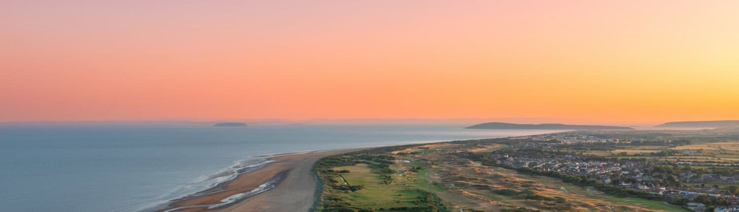 Drohnenblick auf Burnham & Berrows Golf Club