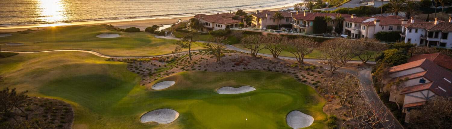 Blick auf das vierte Grün von Monarch Beach Golf Links