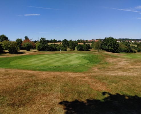 Ausgetrockneter Golfplatz