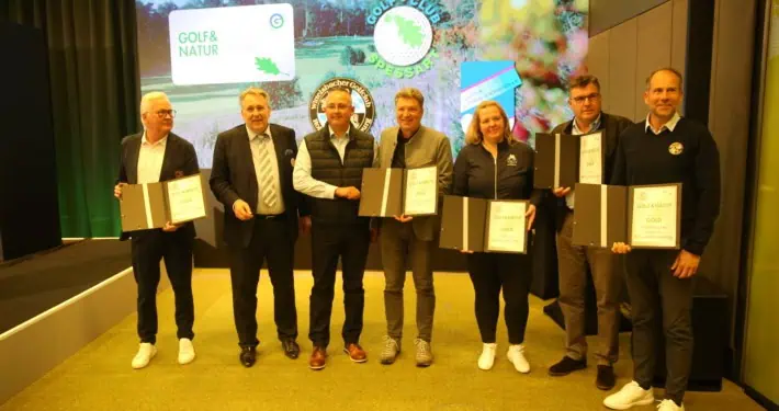 Gruppenbild von Vertretern von Golfclubs