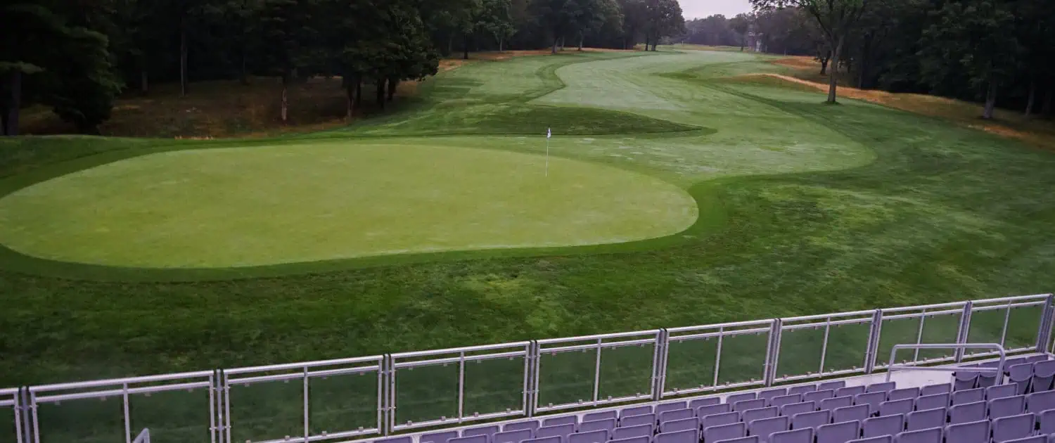 Blick auf ein Grün von Bethpage Black