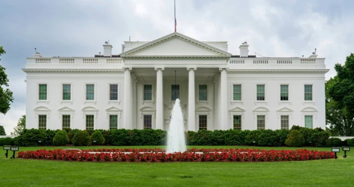 Demolition of the East Wing of the White House causes environmental problems