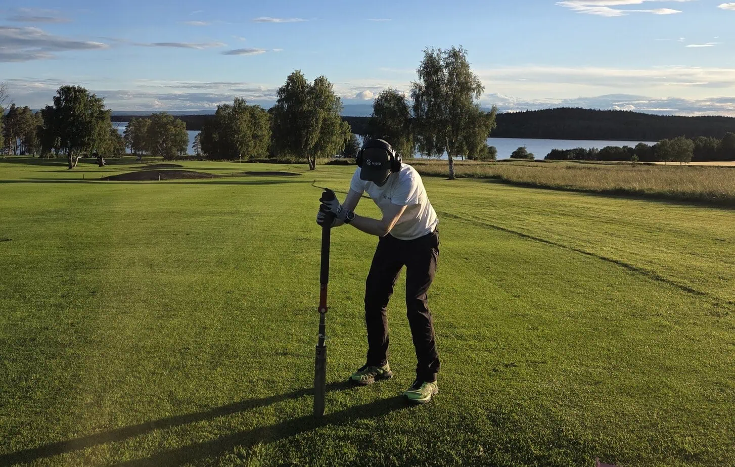 CO2 Bodenprobe Robert Kempster Bodenprobe durch Robert Kempster auf schwedischen Golfplätzen