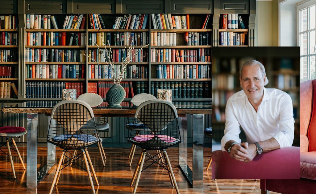 Holger Bodendorf in der Bibliothek des Landhaus Stricker (Fotos Landhaus Stricker)